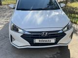 Hyundai Elantra 2019 годаfor7 800 000 тг. в Шымкент