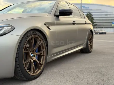 BMW M5 2018 года за 48 000 000 тг. в Шымкент – фото 10