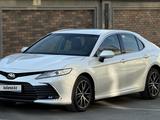 Toyota Camry 2023 года за 15 900 000 тг. в Шымкент