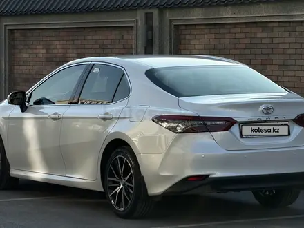 Toyota Camry 2023 года за 15 900 000 тг. в Шымкент – фото 3