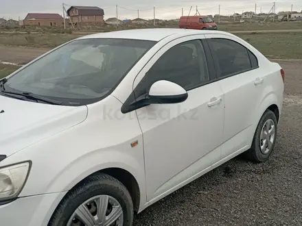 Chevrolet Aveo 2013 года за 3 500 000 тг. в Караганда – фото 2