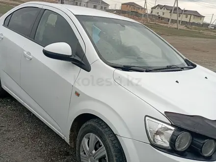 Chevrolet Aveo 2013 года за 3 500 000 тг. в Караганда – фото 3