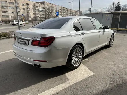 BMW 750 2013 года за 25 000 000 тг. в Алматы – фото 7