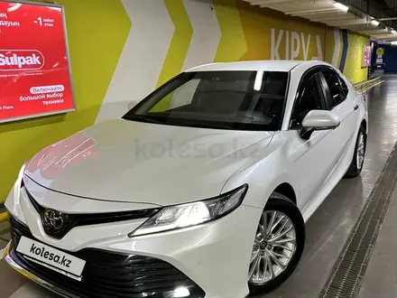 Toyota Camry 2019 года за 13 000 000 тг. в Шымкент – фото 2