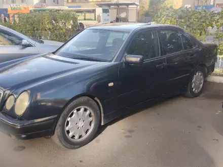 Mercedes-Benz E 230 1996 года за 2 000 000 тг. в Астана