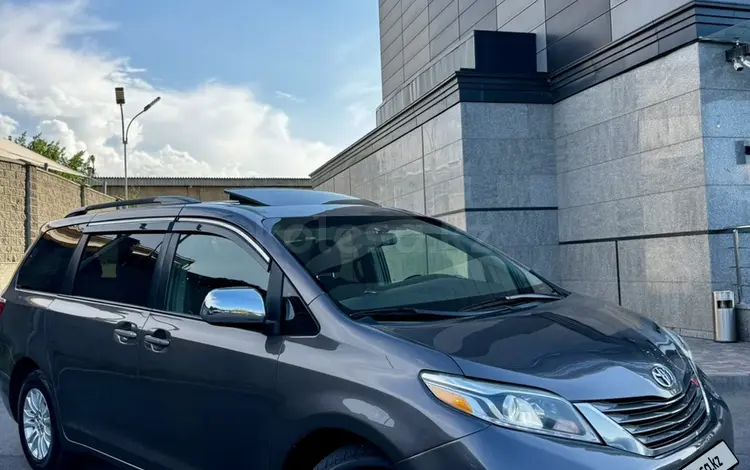 Toyota Sienna 2015 года за 13 500 000 тг. в Алматы