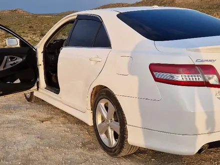 Toyota Camry 2011 года за 6 000 000 тг. в Жанаозен – фото 4