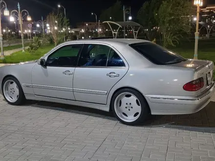 Mercedes-Benz E 320 2002 года за 5 600 000 тг. в Туркестан – фото 5