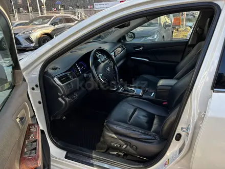 Toyota Camry 2016 года за 9 700 000 тг. в Астана – фото 12