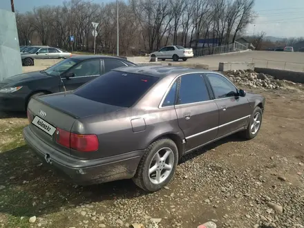 Audi A8 1995 года за 2 200 000 тг. в Алматы – фото 5