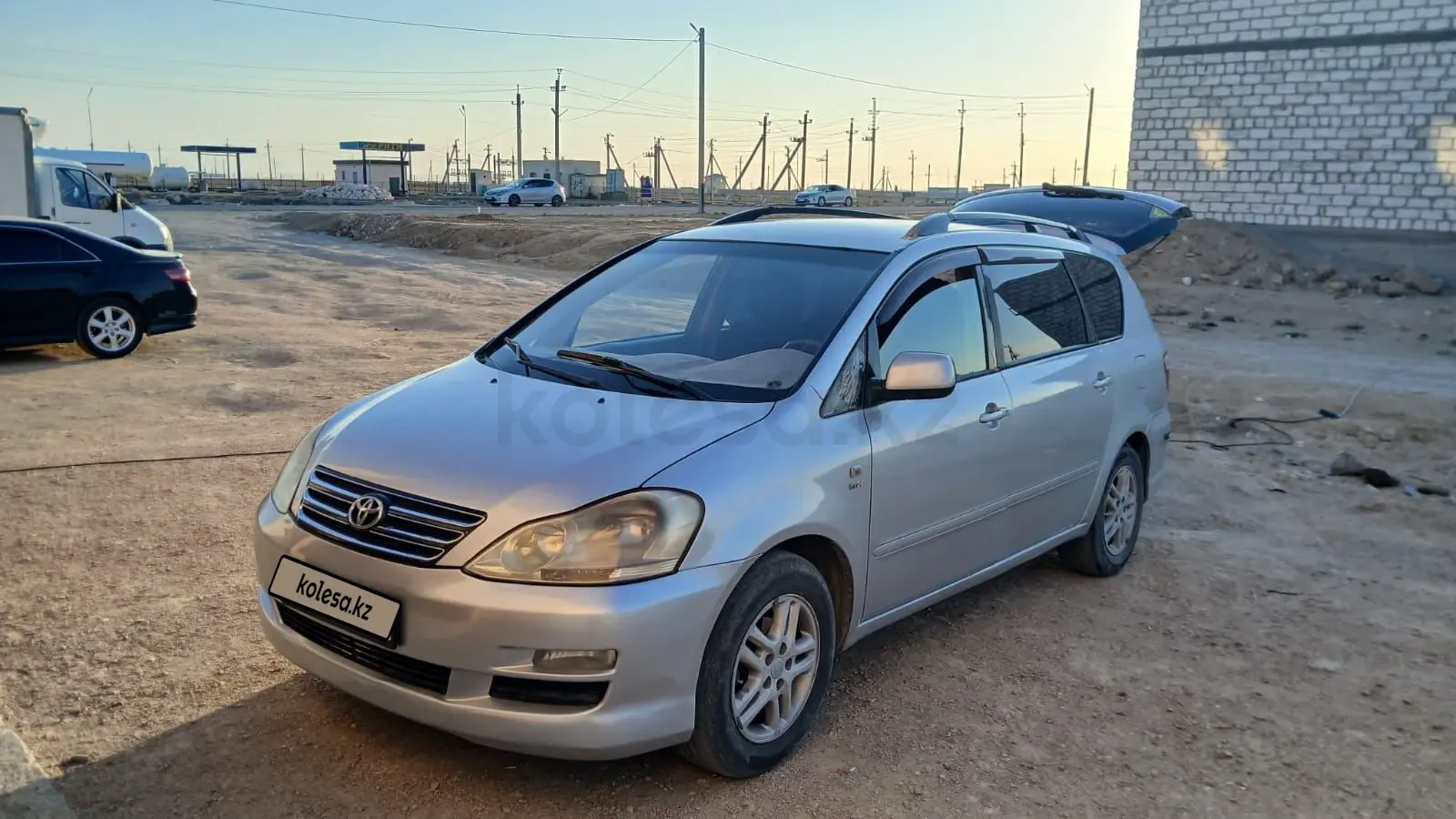 Toyota Avensis Verso, 2004