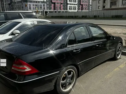 Mercedes-Benz C 200 2004 года за 3 500 000 тг. в Астана – фото 4