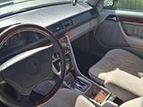 Mercedes-Benz E 220 1993 годаүшін1 800 000 тг. в Тараз – фото 2