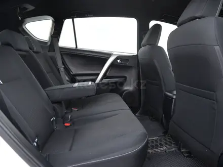 Toyota RAV4 Luxe 2017 года за 9 690 000 тг. в Шымкент – фото 7