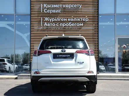 Toyota RAV4 Luxe 2017 года за 9 690 000 тг. в Шымкент – фото 4