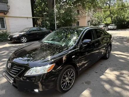 Toyota Camry 2007 года за 6 800 000 тг. в Алматы – фото 2