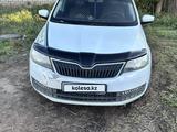 Skoda Rapid 2014 года за 3 900 000 тг. в Уральск – фото 2