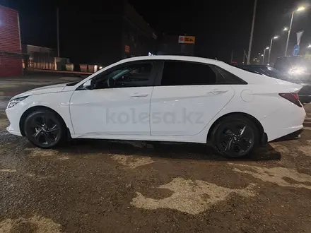 Hyundai Elantra 2022 года за 8 300 000 тг. в Актобе – фото 3