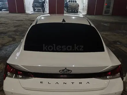 Hyundai Elantra 2022 года за 8 300 000 тг. в Актобе – фото 4