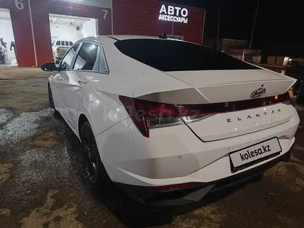 Hyundai Elantra 2022 года за 8 300 000 тг. в Актобе – фото 5