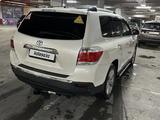 Toyota Highlander 2012 года за 13 000 000 тг. в Актау – фото 4