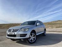 Volkswagen Touareg 2007 годаfor8 200 000 тг. в Астана