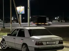 Mercedes-Benz E-Class, 1992