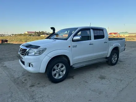 Toyota Hilux 2013 года за 10 600 000 тг. в Шалкар