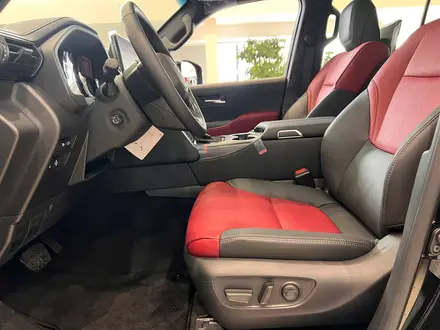 Toyota Land Cruiser Premium+ 2025 года за 72 427 409 тг. в Алматы – фото 10