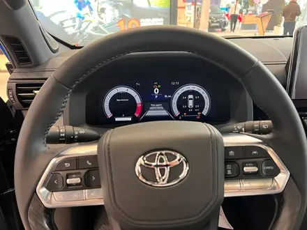 Toyota Land Cruiser Premium+ 2025 года за 72 427 409 тг. в Алматы – фото 11