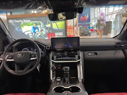 Toyota Land Cruiser Premium+ 2025 года за 72 427 409 тг. в Алматы – фото 15