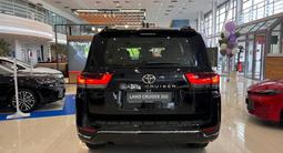 Toyota Land Cruiser Premium+ 2025 года за 73 190 000 тг. в Алматы – фото 4