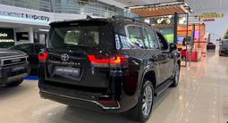 Toyota Land Cruiser Premium+ 2025 года за 73 190 000 тг. в Алматы – фото 5