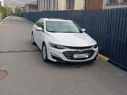 Chevrolet Malibu 2020 года за 9 000 000 тг. в Кентау – фото 2