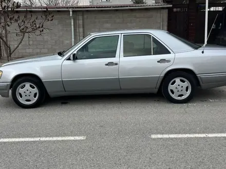 Mercedes-Benz E 230 1989 года за 800 000 тг. в Семей