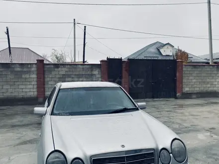 Mercedes-Benz E 230 1996 года за 2 650 000 тг. в Тараз – фото 3