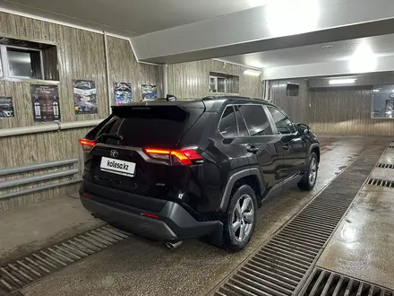 Toyota RAV4 2020 года за 14 900 000 тг. в Караганда – фото 8