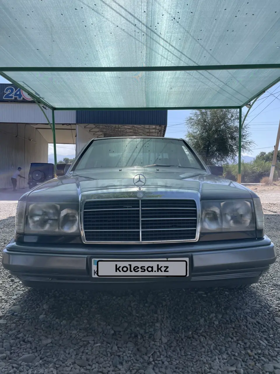 Mercedes-Benz E-Class, 1990