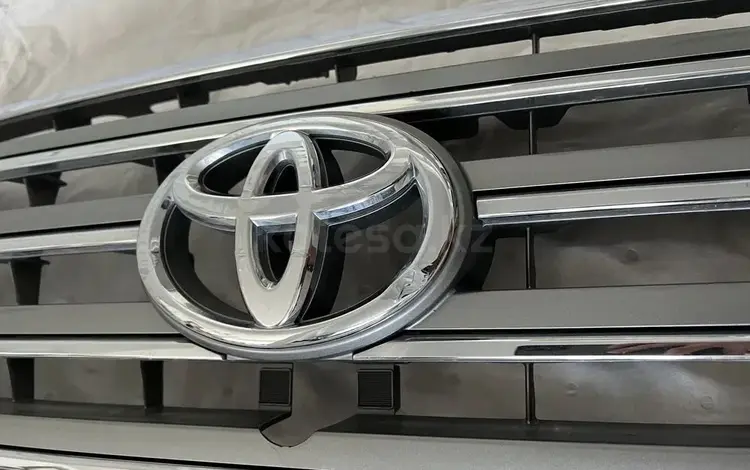 Решетка на Toyota Land cruiser 200 за 50 000 тг. в Алматы