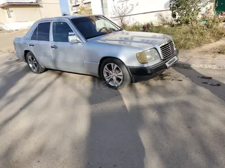 Mercedes-Benz E 200 1993 года за 1 465 000 тг. в Кокшетау – фото 2