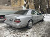 Mercedes-Benz E 220 1994 года за 4 500 000 тг. в Алматы – фото 4