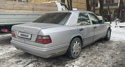 Mercedes-Benz E 220 1994 года за 4 500 000 тг. в Алматы – фото 4