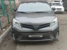 Toyota Sienna, 2019