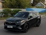 Toyota Highlander 2022 года за 23 000 000 тг. в Алматы – фото 2