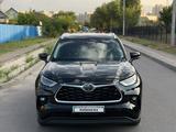 Toyota Highlander 2022 года за 23 000 000 тг. в Алматы