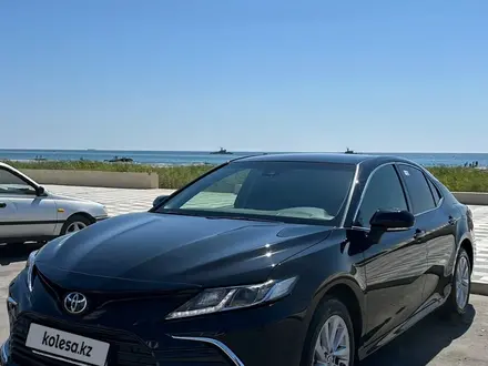 Toyota Camry 2023 года за 17 500 000 тг. в Актау – фото 3