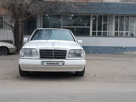 Mercedes-Benz E 200 1994 года за 2 500 000 тг. в Павлодар – фото 6