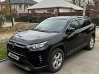 Toyota RAV4 2021 годаfor15 800 000 тг. в Алматы