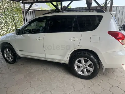 Toyota RAV4 2007 года за 6 100 000 тг. в Алматы – фото 2