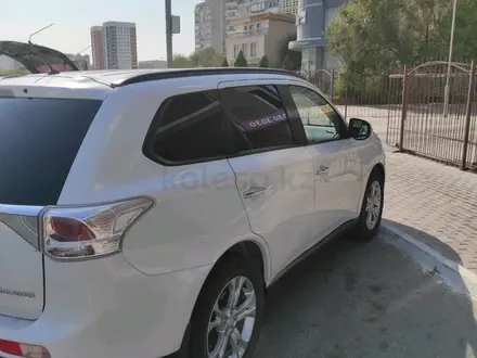 Mitsubishi Outlander 2012 года за 7 000 000 тг. в Актау – фото 4